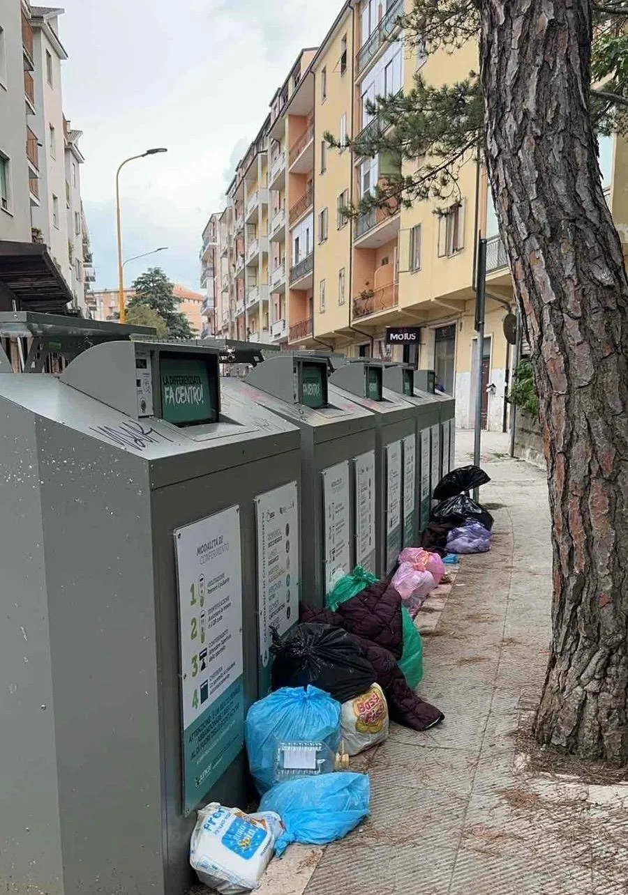 ABBANDONO DEI RIFIUTI: SEA S.P.A. RICHIAMA I CITTADINI AL RISPETTO DEL NUOVO SISTEMA DI RACCOLTA DIFFERENZIATA NEL CENTRO MURATTIANO