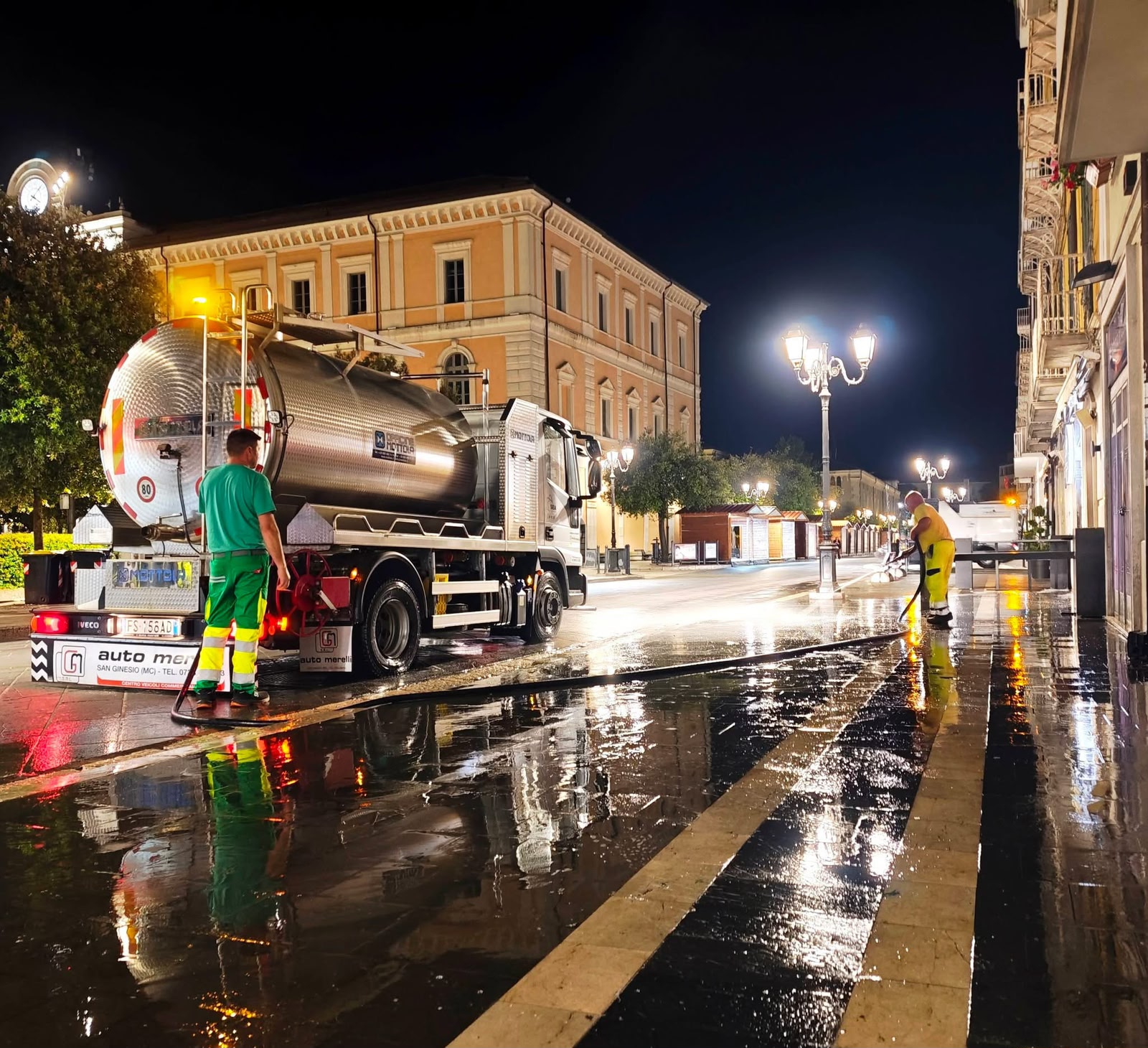 Dietro la festa, il lavoro di ogni giorno Dietro la festa, il lavoro di ogni giorno